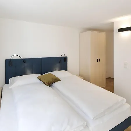 Krone - Self Check-in Hotel *